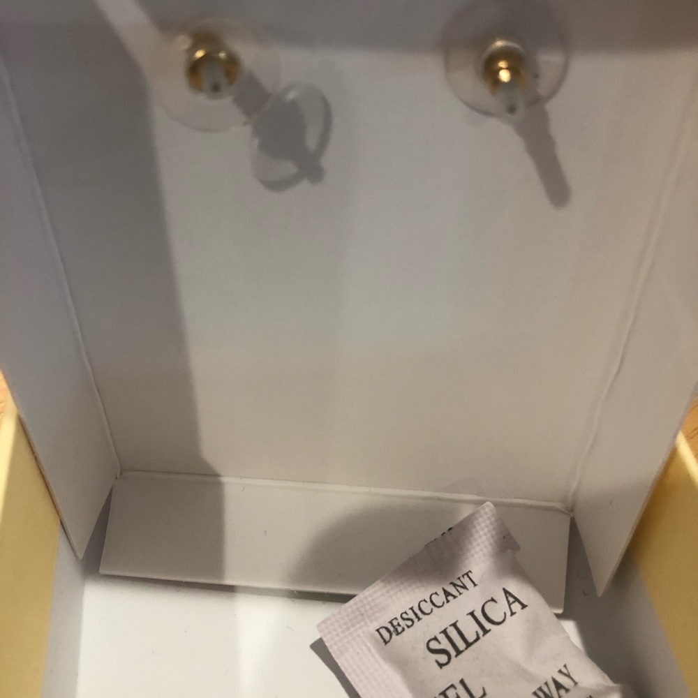 NIB C&C CALIFORNIA RHINESTONE BUTTERFLY EARRINGS - Picture 8 of 12